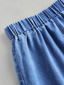 SHEIN Conjunto de Duas Peças Casual para Meninas Pré-Adolescentes, Composto por Regata com Gola Redonda e Renda Emendada, Costas Abertas no Meio e Shorts Folgados com Renda Emendada e Bordado Vazado, Ideal para Verão, Praia, Férias, Rave, Concerto e Festival - Lavagem Média - Visão 4