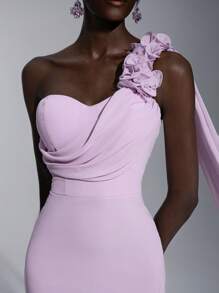 Elitara 优雅浪漫紫色雪纺面料 3D 花卉露肩褶皱高低派对伴娘礼服 - 淡紫色 - 查看 4