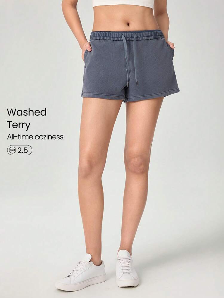 Spodenki dresowe z regulowanym ściągaczem w pasie Off-Duty Washed Foldover Terry z kieszeniami bocznymi, codzienne, swobodne ubranie