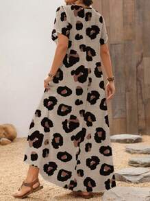 EMERY ROSE Plus Size Khaki Leopard Print Midi Dress: Casual Short Sleeve Round Neck Dress With Pockets - Khaki - View 4