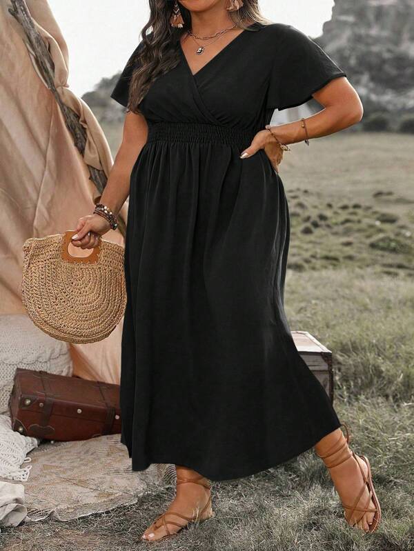 SHEIN CURVE+ Einfaches Sommerkleid in Große Größen mit V-Ausschnitt, taillierter Taille und seitlichem Schlitz, als Weihnachts-Maxikleid für Damen geeignet