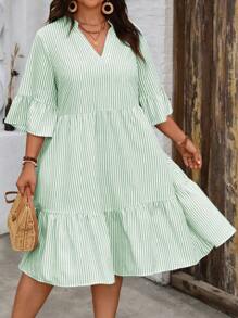 SHEIN LUNE 大码V领条纹短袖连衣裙，夏季时尚 - 薄荷綠 - 查看 4