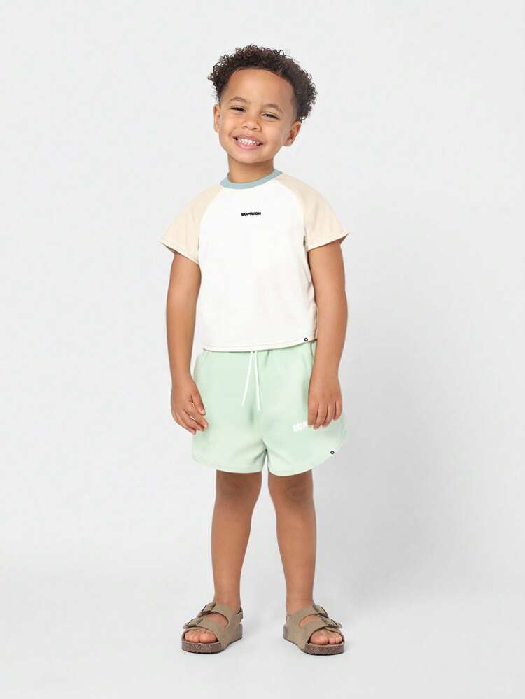 カジュアルカラーブロックTシャツショートパンツコーデ