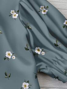 SHEIN LUNE Blusa de manga abullonada con cuello cuadrado y estampado floral verde de estilo minimalista informal, adecuada para vacaciones de verano en tallas grandes