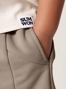 SUMWON Bộ đồ thể thao hai mảnh phối màu Waffle Knit Good Vibes mùa hè dành cho bé trai - Màu nâu  Mocha - Xem 7