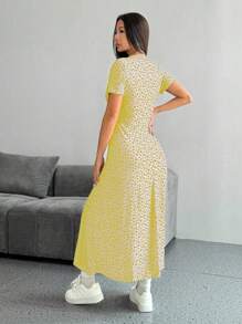 SHEIN PETITE Women's V-Neck Ditsy Floral Summer Short Sleeve Dress (Random Cutting) Maxi Women Outfit - Multicolor - View 2