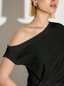 AiiRZ Off-The-Shoulder Asymmetrical T-Shirt With Twist Detail - Black - View 4