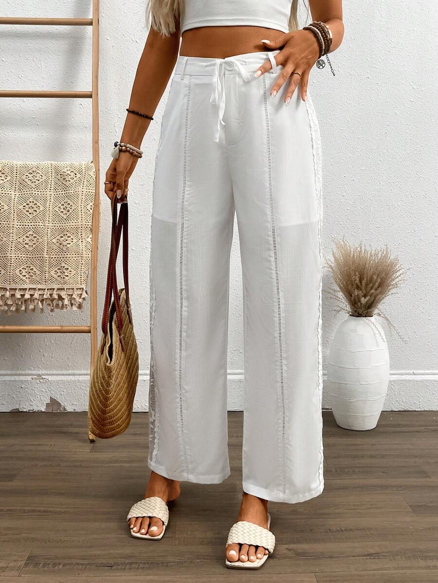 Pantalon blanc élégant avec un empiècement et une bordure en dentelle avec nœud papillon pour les vacances - Blanc - Voir 1
