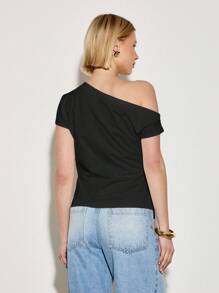 AiiRZ Off-The-Shoulder Asymmetrical T-Shirt With Twist Detail - Black - View 2