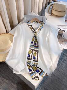 Chiquease Damen Bluse mit Bindekragen, grafischem Muster, eleganter Kurzarm, Sommer