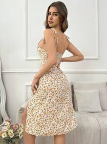 Breezaya Gaun Motif Bunga Daisy dengan Tali Bahu Tipis, Detail Kerut, dan Belahan Tinggi, Cocok untuk Liburan di Pantai Wanita - Kuning - View 2