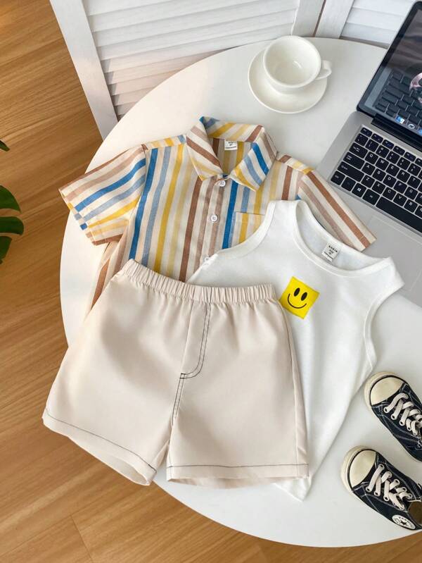 3 件套男孩休闲学院风度假装套装：纹理条纹领衬衫、笑脸图案 T 恤和实用短裤，适合春夏秋季场合：日常穿着、运动、郊游、上学、聚会、庆典、拍照