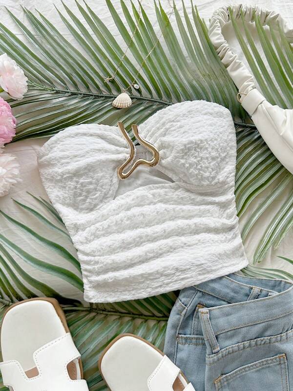 Soleia Women's Vacation White Knitted Textured Cropped Bustier Top With Heart Metal Buckle Decor, Slim Fit - Suitable For Party, Date, Afternoon Tea, Beach, Music Festival, Carnival Tube Top