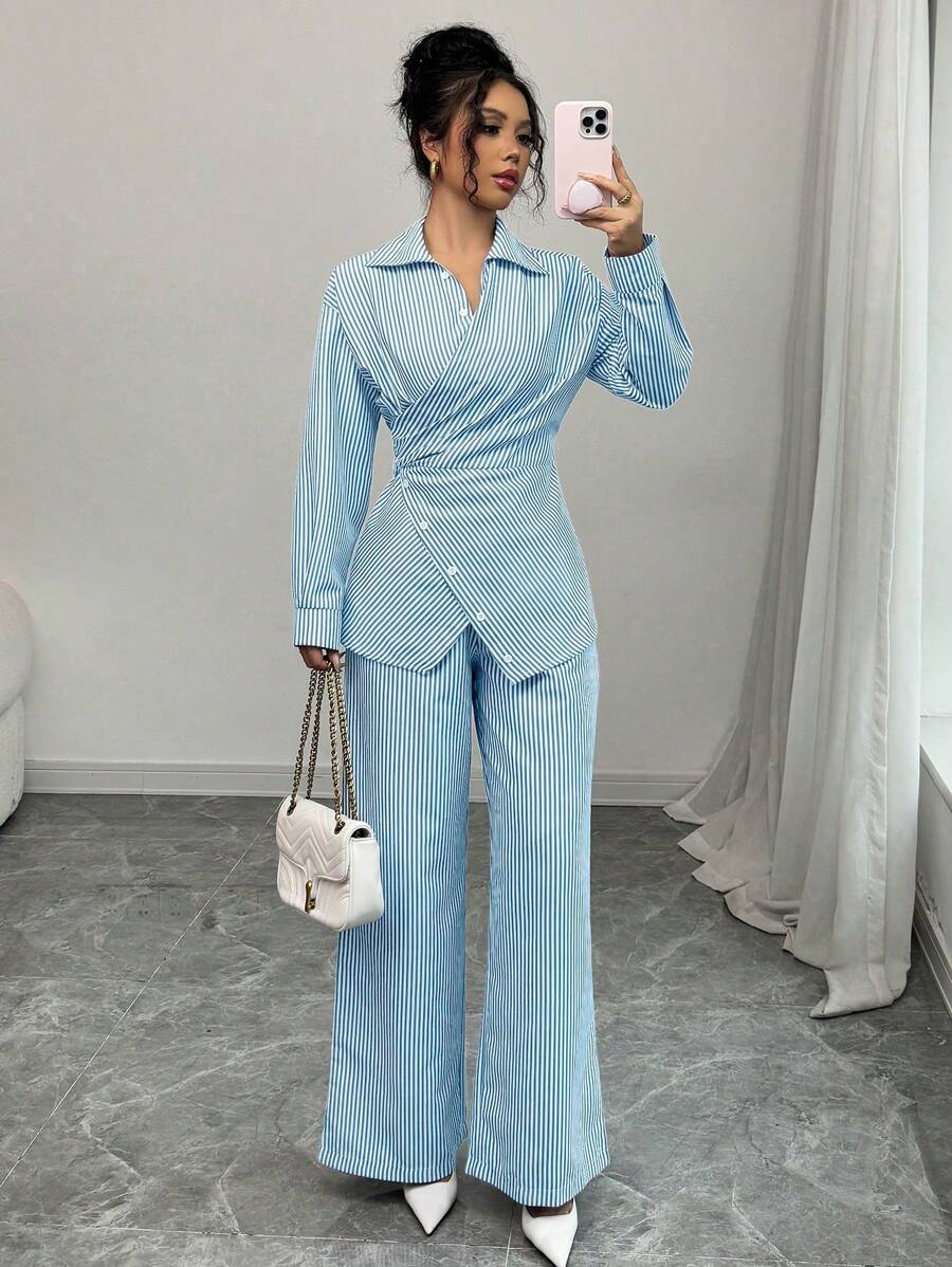 Modelyn 2件套女士条纹裹身荷叶边领长袖衬衫和裤子套装 - 淺藍色 - 查看 1
