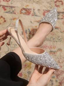 CUCCOO TILAWA Zapatos de tacón alto con puntera puntiaguda y brillo plateado, zapatos de fiesta y boda con adornos de strass, tacones altos delgados para mujer - Plateado - Ver 2