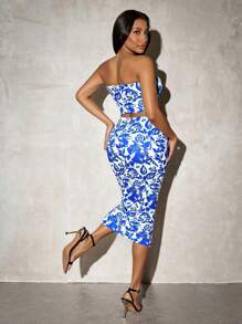 SHEIN SXY Bộ 2 áo crop top in hoa đi nghỉ cho nữ & chân váy bút chì midi, bó sát, trang phục mùa hè cho nữ, váy lễ Phục sinh cho nữ, trang phục đi biển cho nữ, kỳ nghỉ, bộ đồ hai mảnh đi nghỉ, trang phục ăn trưa cho nữ, trang phục Ibiza - Xanh và trắng - Xem 5