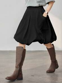 DAZY Rok Wanita Kasual Bisnis Model A-Line Warna Polos dengan Hiasan Bunga dan Hem Peplum - Hitam - View 3