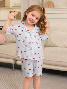 SHEIN Set da 3 pezzi di maglietta a maniche corte e pantaloncini a righe con stampe di ciliegie per bambine e ragazze, adatto per primavera/estate