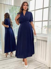 SHEIN Clasi Curve 加大码女式浪漫日常优雅海军蓝 V 领扭褶泡泡袖短袖收腰 A 字长裙、毕业礼服、婚礼宾客礼服 - 藏蓝色 - 查看 4