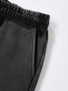 ROMWE MEN Anime Pantalones cortos casuales con estampado lavado para hombres, estilo urbano retro - Negro - Ver 5