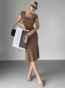 DAZY Vestido midi de mujer con cuello cuadrado envolvente y cola de pez en unicolor - Marrón Chocolate - Ver 8