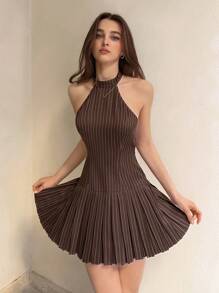 Sweetina Đầm ôm body xếp ly hở lưng sọc cổ điển Campus - Màu Khaki - Xem 5