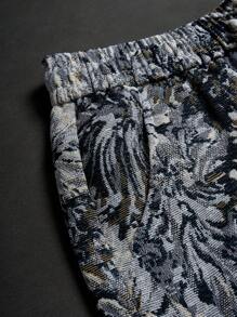 Manfinity Homme Men's Casual Daily Wear, Perfect For Seaside Vacations, Featuring An INS-Style Loose Straight-Leg Long Pants In A Blue-Toned Impressionistic Romantic Floral Color-Woven Texture Jacquard. These Pants Come With An Elastic Waistband And Are Suitable For Hawaiian Beach Getaways, Music Festivals, And Everyday Wear, Making Them An Ideal Gift For Boyfriends Or Husbands. Baggy Pants , Flower Pants Men , Floral Pants Men,Men's Resort-Casual Style, Inspired By INS, Featuring Vintage Spring-Themed Bird, Branch, And Floral Jacquard Loose-Fit Straight-Leg Pants With An Elastic Waistband. Perfect For Music Festivals, Hawaiian Beach Vacations, And Everyday Wear. It Also Makes A Great Gift For A Boyfriend Or Husband. - Light Grey - View 4