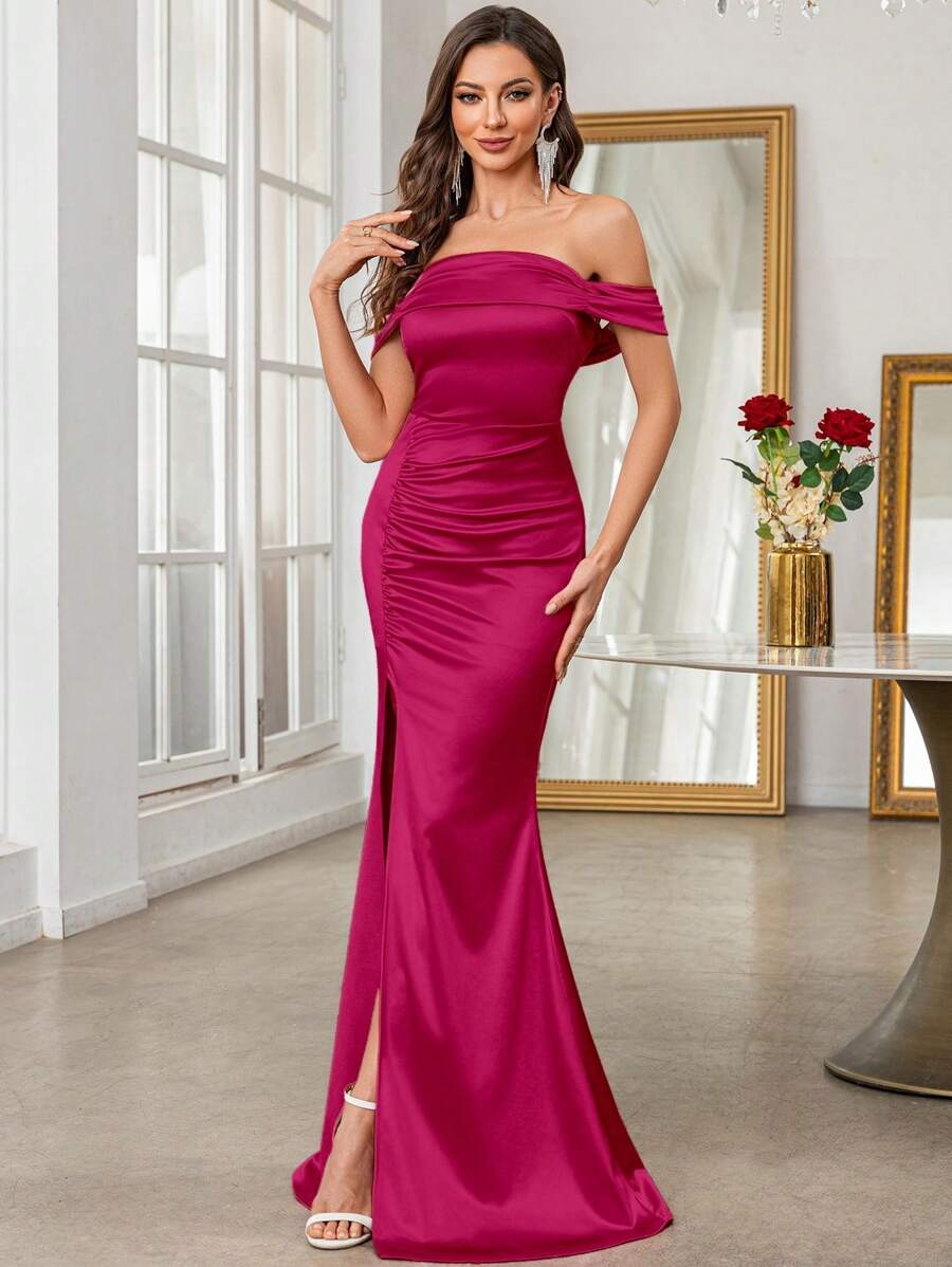 SHEIN Belle 露肩褶皱开叉大腿缎面伴娘礼服白色优雅正式晚会舞会婚礼宾客礼服,适合毕业典礼、晚宴、节日派对服装,女士派对礼服女士礼服女士礼服女士正式长裙女士礼服 - 玫紅色 - 查看 1