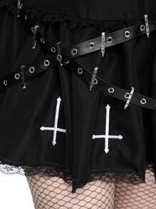 ROMWE Goth Falda con dobladillo de encaje y tirantes anchos con diseño de colgante de cruz gótico, tallas grandes - Negro - Ver 3