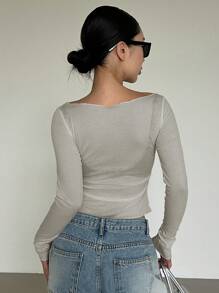 DAZY Lässiges, einfarbiges Slim-Fit Damen T-Shirt mit Off-Shoulder Ausschnitt, Langarm Damen Oberteil, Herbstmode für Frauen