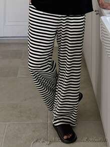 DAZY Men's Black And White Lounge Pants, Spring/Summer Pajama - Black and White - View 3