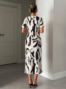 RueChic Vestido casual de verano de jersey tejido de largo midi con cuello redondo, manga corta, estampado abstracto y detalle de lazo frontal para uso diario y salidas primavera-verano