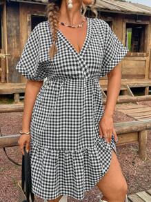 SHEIN LUNE Plus Size Women Plaid Overlap V-Neck Bat Sleeve Casual Dress Summer Outfits For Women Summer Clothes Cute Summer Dresses For Women Rave Outfits Festival For Women Country Concert Outfit Nashville Outfits Brunch Outfits For Women Western Clothes For Women Cowgirl Outfit Summerfashion Summerstyle Summerdress Trendingstyle Summerootd Happy Mother Day Mother Day Dress Vacation Outfits Woman Beach Outfits For Woman Festival - Black and White - View 6