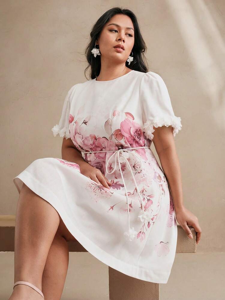 ロケーション フローラル プリント 半袖 ラウンドネック ミニドレス、フェスティバル、休暇、ビーチに優雅に着られるプラスサイズ