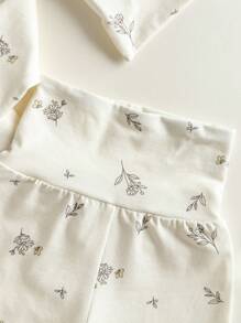Loomiva Newborn Baby Girl 5pcs/Set Floral Print Soft Knit Long Sleeve Pullover Top, Elastic Waist Pants, Hat, Gloves, Bib Set
