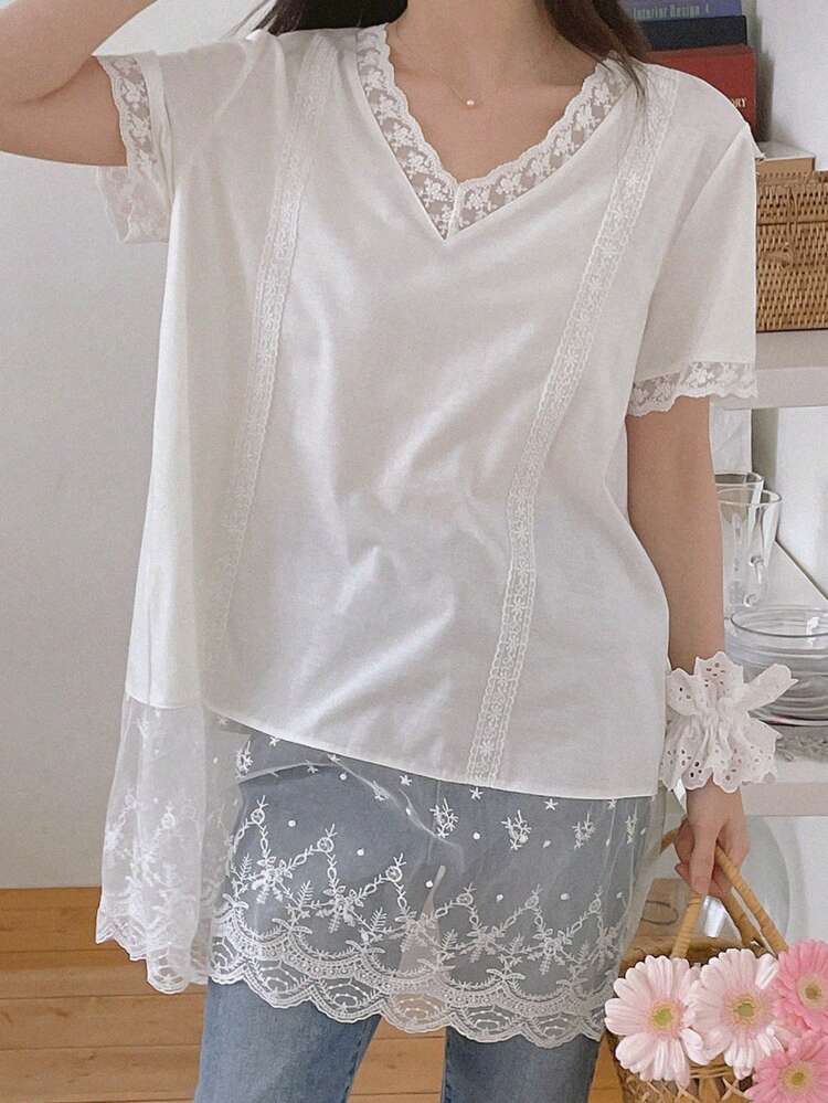 Women's V-Neck Lace Splice Short Sleeve Loose Casual Mid-Length T-Shirt