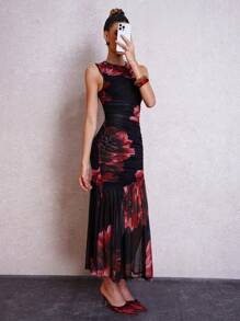 SHEIN Clasi Vestido acuchillado de cuello redondo sin mangas con impresión de celebridad de Internet en rojo, adecuado para salidas diarias de las mujeres