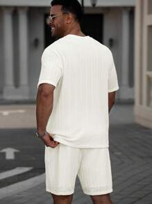 Manfinity Homme Men Plus Size Casual Textured Short Sleeve T-Shirt Set