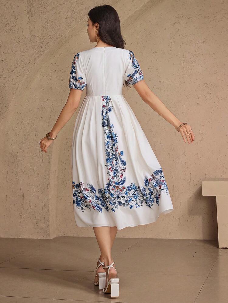 Vestido de mujer de longitud media con cuello en V con estampado de porcelana azul y blanco