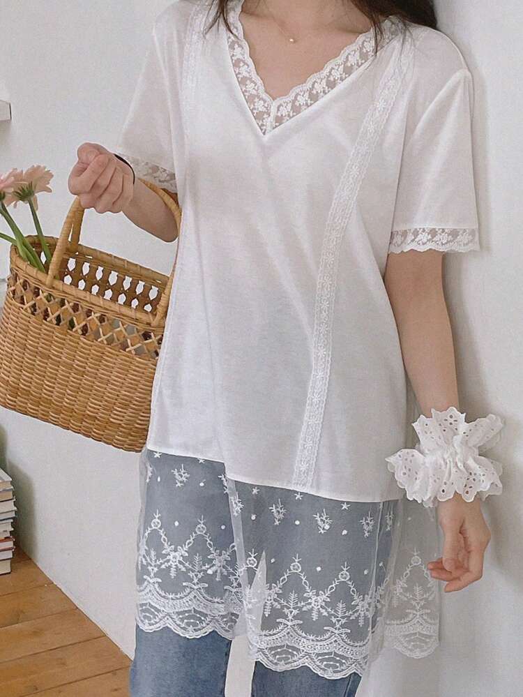 Women's V-Neck Lace Splice Short Sleeve Loose Casual Mid-Length T-Shirt