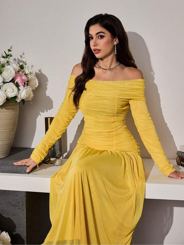 Modelyn فستان طويل للنساء ذو كتف مكشوف، رومانسي وأنيق، مكرمل بكشكشة حافة مطابق للجسم، عصري للربيع والصيف