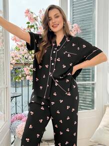 SHEIN Conjunto de pijama con cardigan con volantes y estampado de cerezas, talla grande