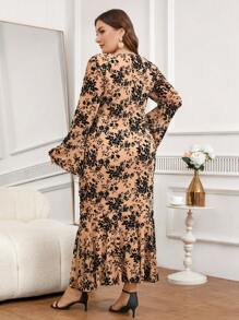 Modelyn Plus Size Lace Bell Sleeve Mermaid Hem Bodycon Dress, Elegant For Spring/Summer - Apricot - View 2