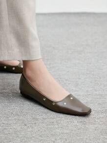 CUCCOO BIZCHIC Mocasines de mujer casuales de puntera cuadrada con remaches, estilo suave y versátil, diseñador para oficina o ir y venir, en color marrón chocolate - Marrón Chocolate - Ver 6