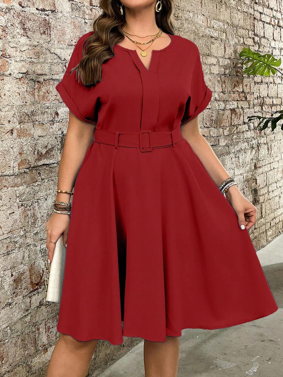SHEIN Clasi Gaun Mini Kasual Ukuran Besar untuk Liburan, Leher V, Pinggang Ramping, Warna Burgundy - Merah - View 1