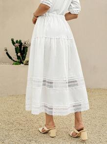 EMERY ROSE Falda casual de línea A con cintura elástica, parches de encaje y unicolor, ideal para vacaciones - Blanco - Ver 2