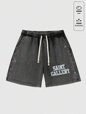 Pantalones cortos lavados con cintura de cordón, bolsillos y estampado de letras y diamantes de colores para hombres