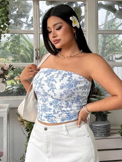 SHEIN EZwear Plus Size Women's Blue Embroidery Round Neck Short Sleeve Simple Casual White Mini Dress,Going Out Tops Women,Vacation Outfits Women