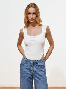 Lumivelle Elegant & Sexy Women's Simple Bodysuit, Fashionable For Daily Wear, Casual Slim Fit Draped Bodysuit