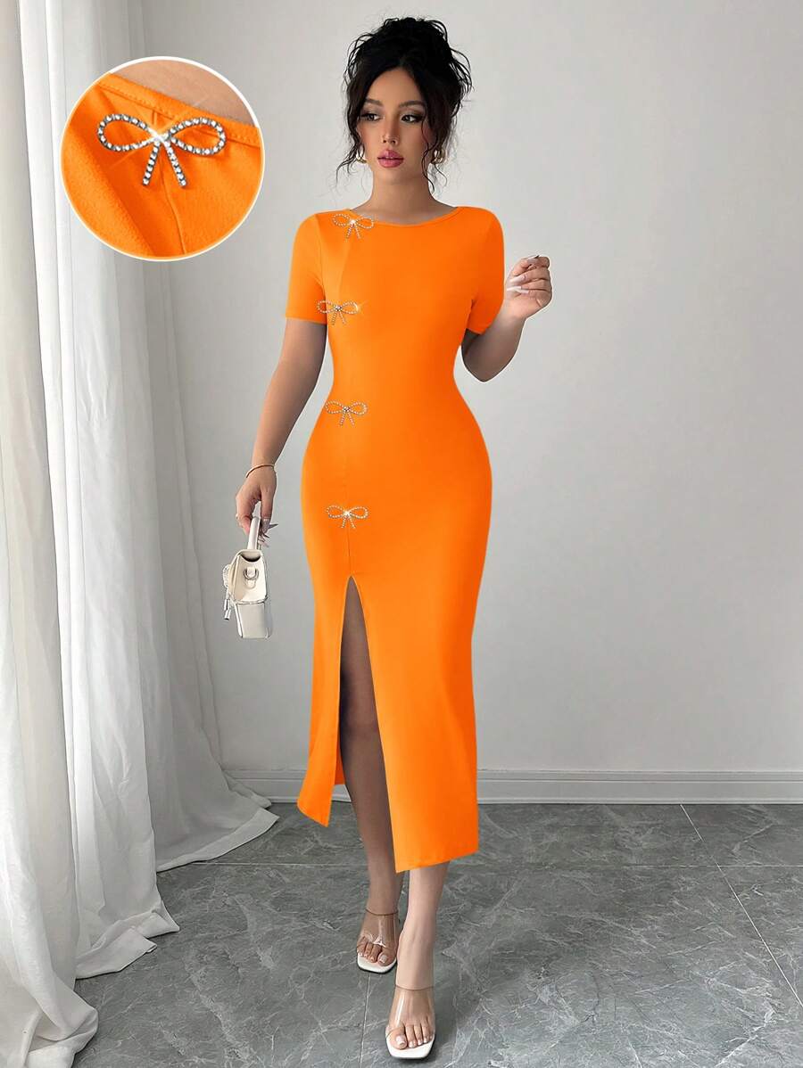 Elenzga 圆领高开衩金属蝴蝶结前开衩连衣裙